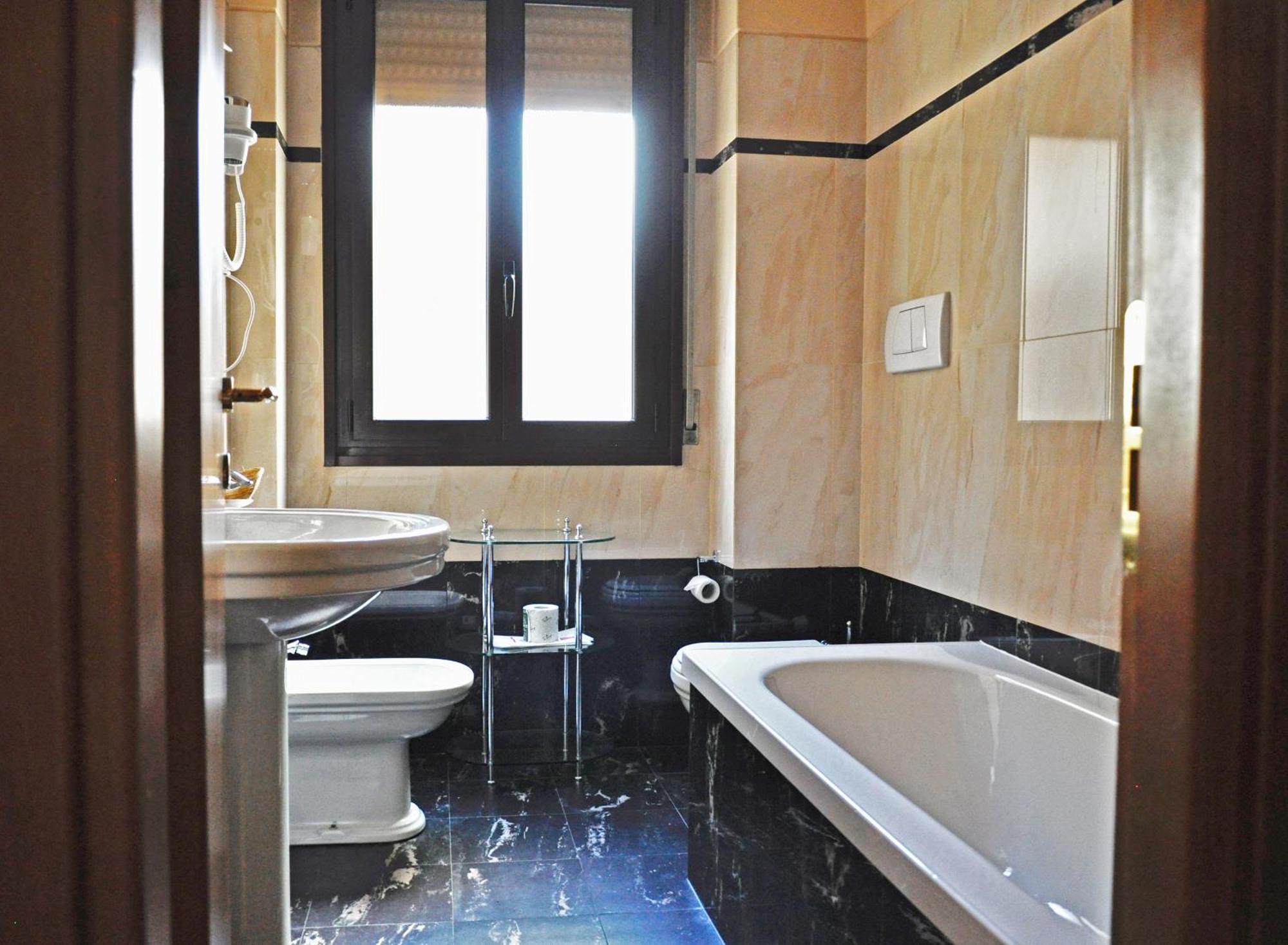 Quarto Standard com Cama de Casal ou 2 de Solteiro