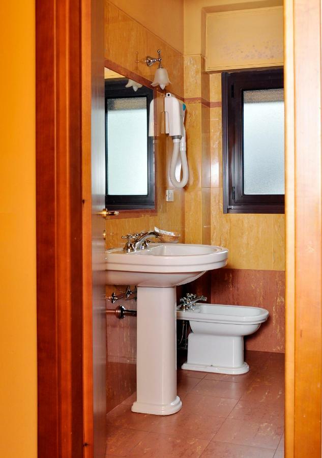 Quarto Standard com Cama de Casal ou 2 de Solteiro
